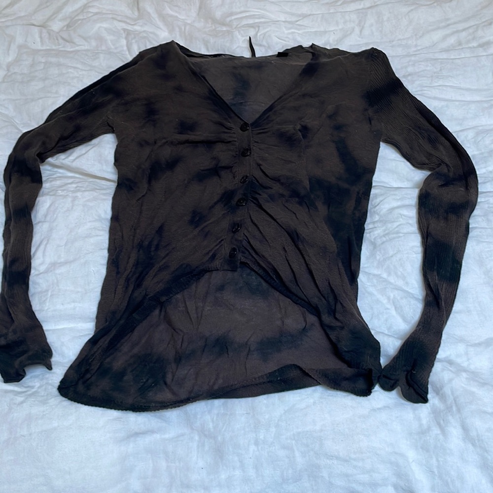Sheer hi-low rouched top